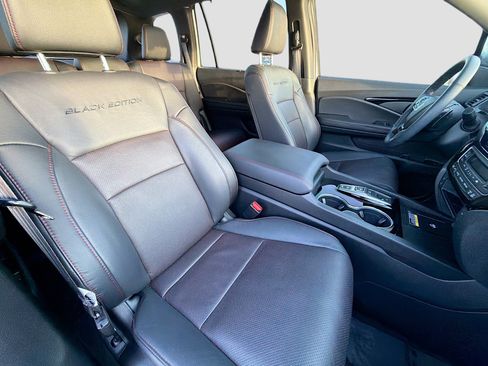 Used 2025 Honda Passport Black Edition image 14