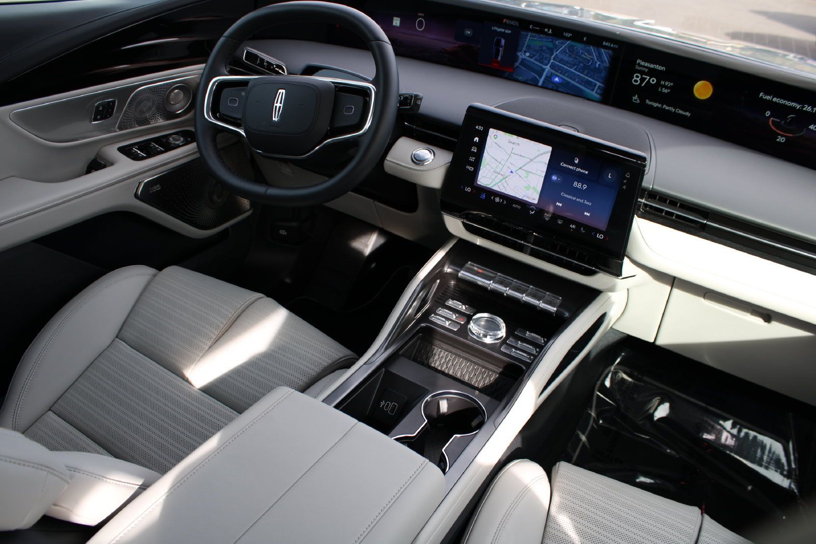Used 2026 Lincoln Nautilus Reserve AWD/4WD image 28