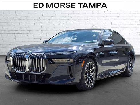 Used 2023 BMW i7 xDrive60 w/ Executive Package 2 AWD/4WD image 1