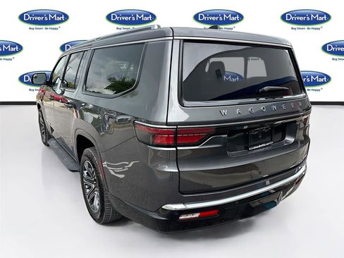 Used 2024 Jeep Wagoneer L Series II RWD image 5