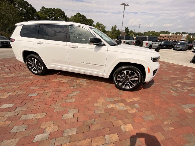 Used 2021 Jeep Grand Cherokee L Overland w/ Luxury Tech Group IV AWD/4WD image 37