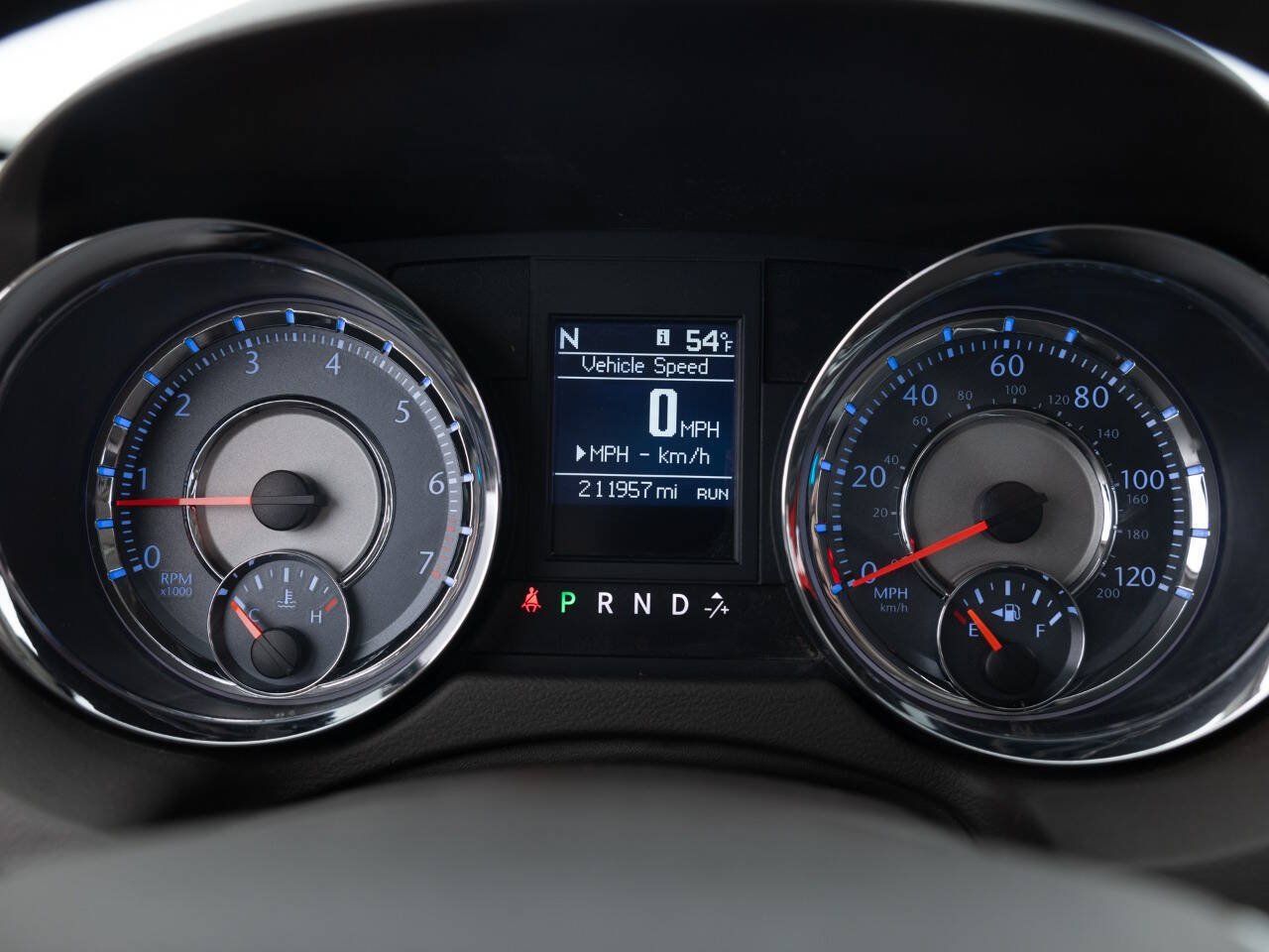 Used 2012 Chrysler Town & Country Touring-L w/ Entertainment Group #2 FWD image 34