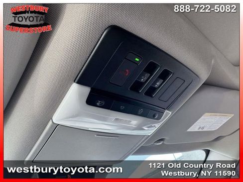 Used 2023 Nissan Rogue SV w/ SV Premium B Package image 32