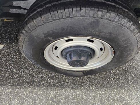 Used 2001 Dodge B2500 Passenger RWD image 27