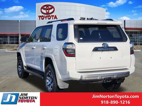 Used 2024 Toyota 4Runner TRD Off-Road Premium image 8
