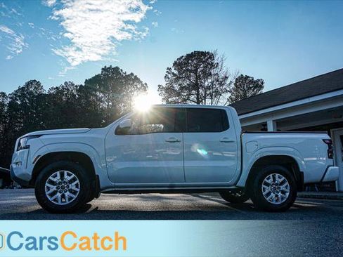 Used 2022 Nissan Frontier SV image 8