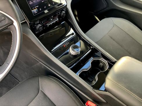 Used 2023 Jeep Grand Cherokee Laredo w/ Luxury Tech Group I image 16