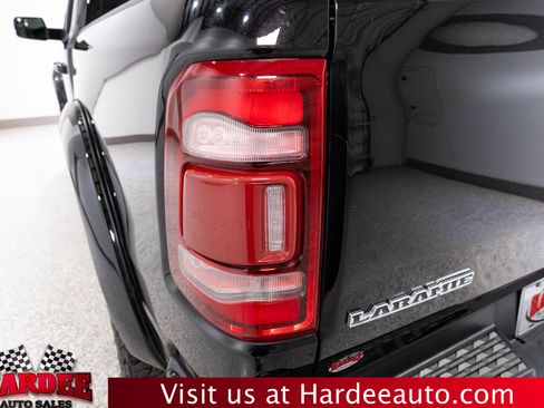Used 2024 RAM 1500 Laramie AWD/4WD image 9