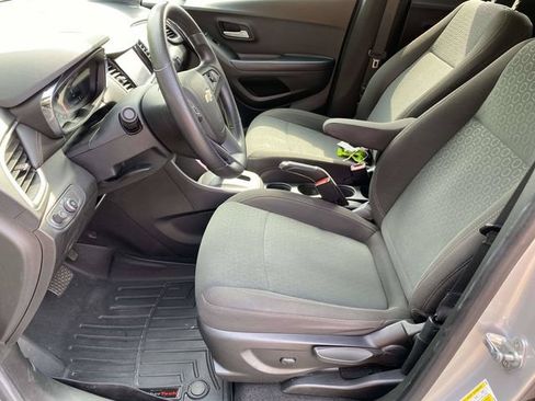 Used 2021 Chevrolet Trax LS w/ Tint and Cruise Package FWD image 21