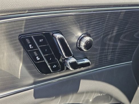 New 2025 Cadillac Lyriq Luxury image 17