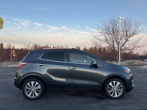 Used 2018 Buick Encore Preferred image 3