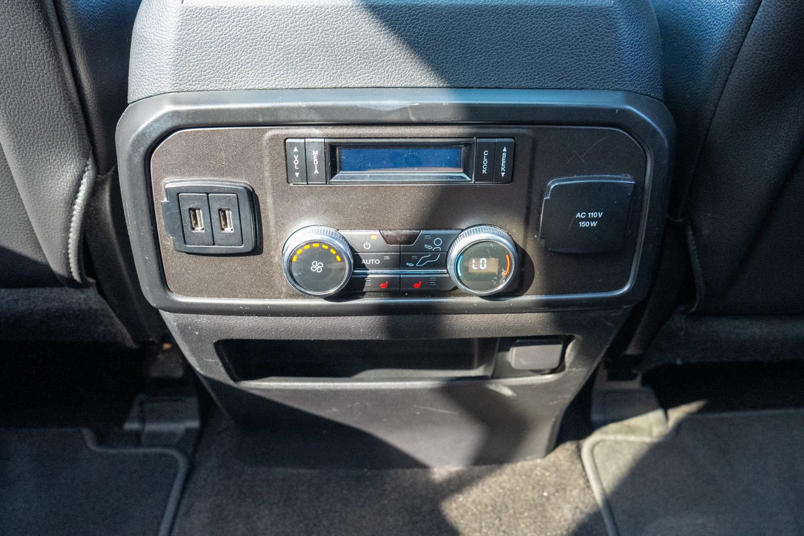 Used 2018 Ford Expedition Limited w/ Equipment Group 301A RWD image 26