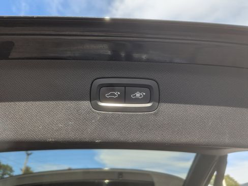 Used 2021 Volvo XC90 T6 Inscription w/ Protection Package image 48