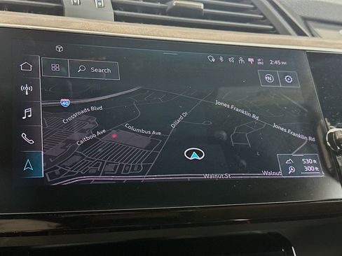 Used 2022 Audi e-tron Premium AWD/4WD image 22