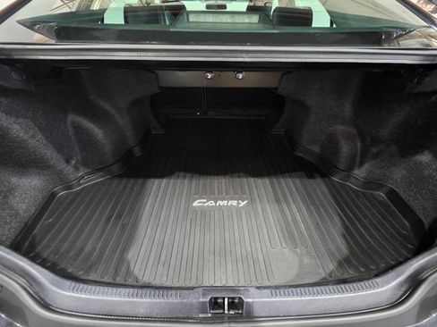 Used 2017 Toyota Camry SE image 21