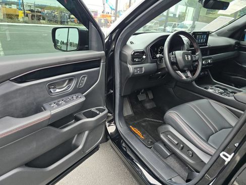 Certified 2025 Honda Pilot TrailSport image 22