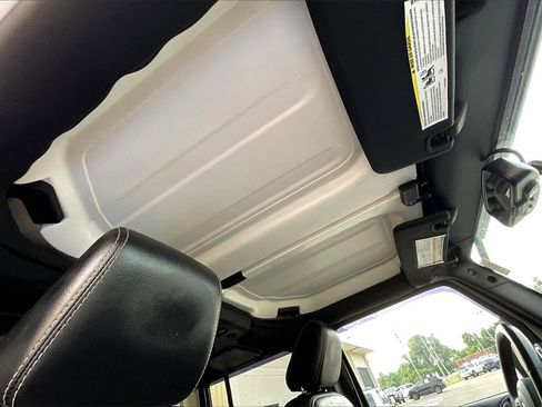 Used 2016 Jeep Wrangler Unlimited Rubicon image 21