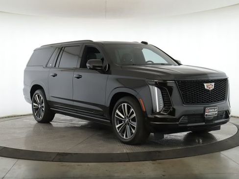 Used 2025 Cadillac Escalade ESV Sport w/ Touring Package image 2