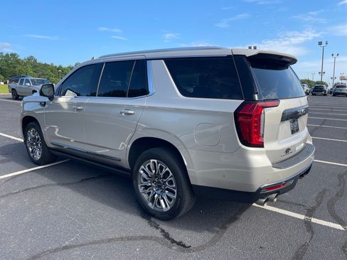 Used 2023 GMC Yukon Denali Ultimate AWD/4WD image 14