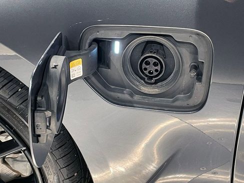 Used 2022 BMW 330e xDrive w/ M Sport Package image 15