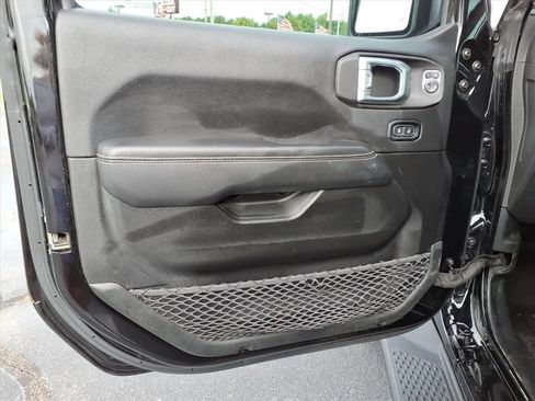 Used 2022 Jeep Gladiator Overland w/ Popular Equipment Package AWD/4WD image 5
