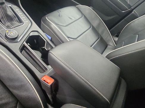 Used 2022 Volkswagen Tiguan SEL R-Line image 24