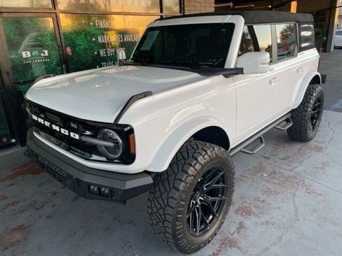 Used 2023 Ford Bronco Outer Banks image 3