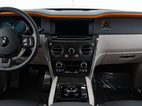 Certified 2023 Rolls-Royce Cullinan w/ Dark Exterior Package AWD/4WD image 37