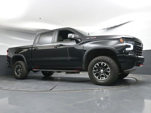 Used 2025 Chevrolet Silverado 1500 ZR2 w/ Technology Package AWD/4WD image 29