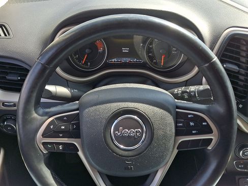 Used 2018 Jeep Cherokee Limited AWD/4WD image 21