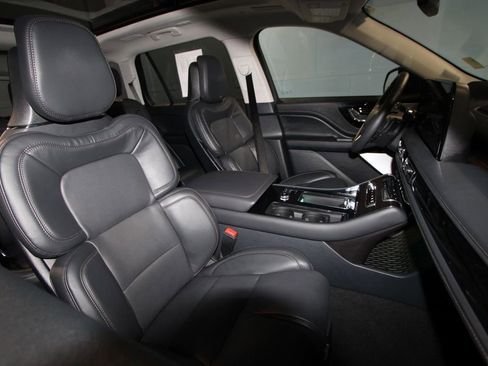 Used 2026 Lincoln Aviator Reserve AWD/4WD image 25