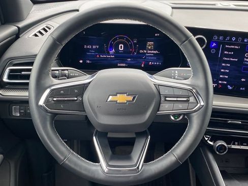 Certified 2024 Chevrolet Traverse LT w/ LPO, Floor Liner Package FWD image 8