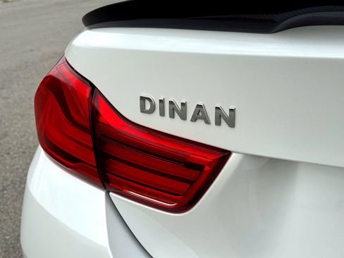 Used 2018 BMW M4 Convertible image 14