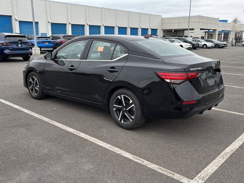 Used 2025 Nissan Sentra SV image 3