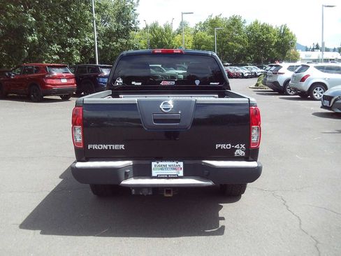 Used 2012 Nissan Frontier PRO-4X AWD/4WD image 4