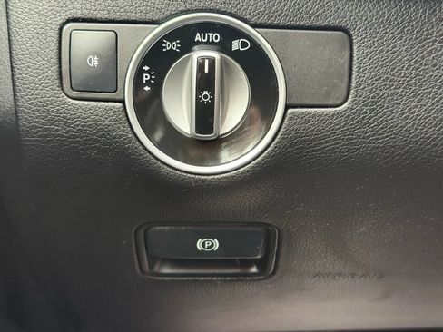 Used 2014 Mercedes-Benz GL 550 4MATIC image 40