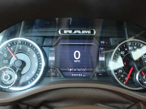 Used 2019 RAM 1500 Laramie AWD/4WD image 29