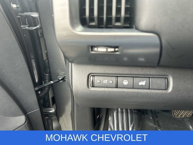 Used 2025 Nissan Pathfinder Rock Creek AWD/4WD image 17