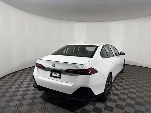 New 2026 BMW 530i xDrive w/ M Sport Package image 9