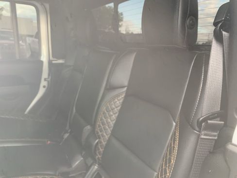 Used 2021 Jeep Gladiator Overland image 9