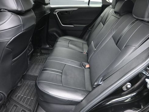 Used 2024 Toyota RAV4 LE AWD/4WD image 28