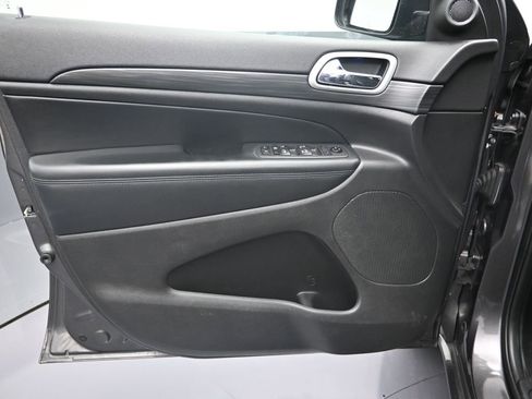 Used 2021 Jeep Grand Cherokee Laredo X image 14