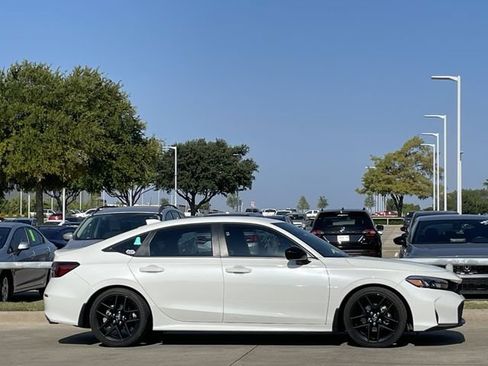 Used 2025 Honda Civic Sport image 3