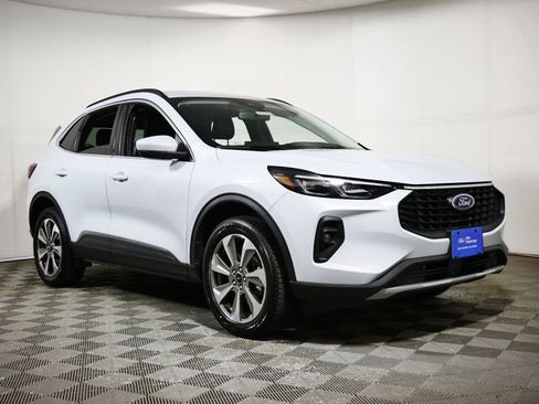 Certified 2025 Ford Escape Platinum AWD/4WD image 1