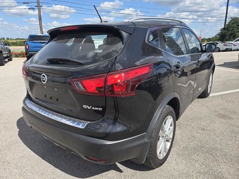 Used 2018 Nissan Rogue Sport SV w/ SV Technology Package AWD/4WD image 4
