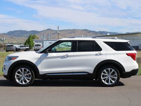 Used 2021 Ford Explorer Platinum w/ Equipment Group 601A AWD/4WD image 3