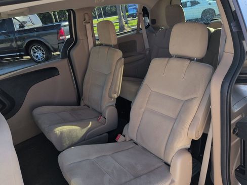 Used 2014 Dodge Grand Caravan SXT FWD image 13