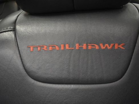 Certified 2016 Jeep Cherokee Trailhawk w/ Comfort/Convenience Group image 37