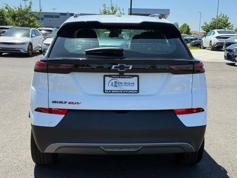 Used 2023 Chevrolet Bolt EUV LT w/ Redline Edition FWD image 7