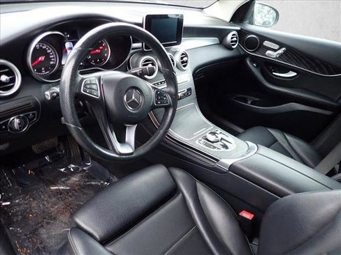 Used 2018 Mercedes-Benz GLC 300 4MATIC image 11